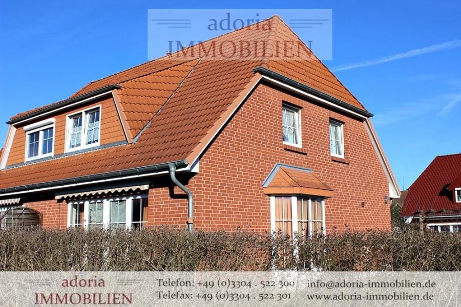 Ideal für Familie! Gemütliche Doppelhaushälfte mit Keller in Velten Grün