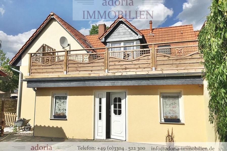 VERMIETUNG: Sanierte Doppelhaushälfte mit Garage und Garten