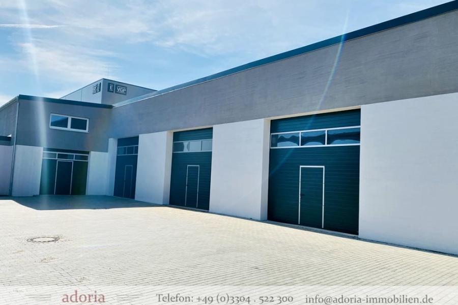 LAGERHALLE & BÜRO * TAGESLICHT * ISOLIERT * AUTOBAHNANSCHLUSS * GEWERBEPARK