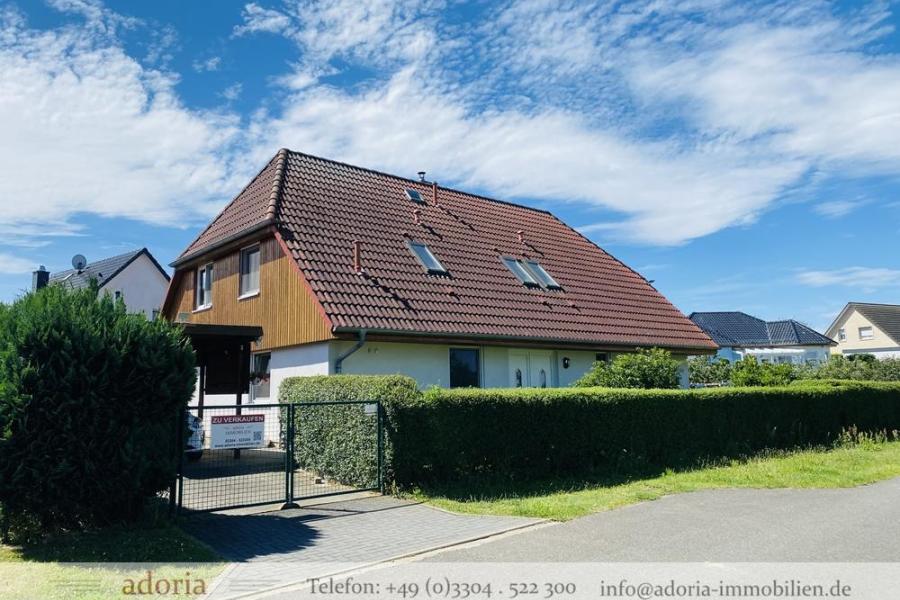 Großes Haus mit viel Platz * Siedlungsrand mit Feldblick * Balkon * Doppelgarage